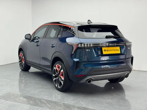 Lynk & Co 06