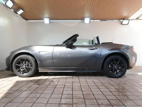 Mazda MX-5 (Roadster)