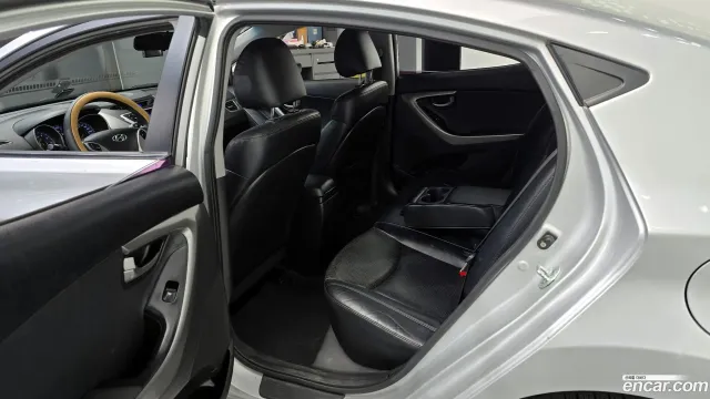 Hyundai Elantra (Avante)