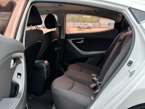Hyundai Elantra (Avante)