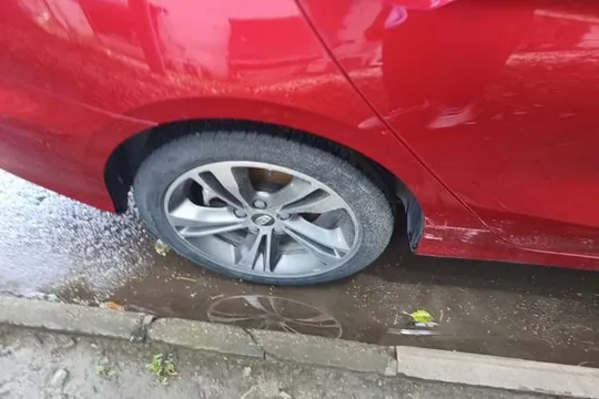 Geely Binray