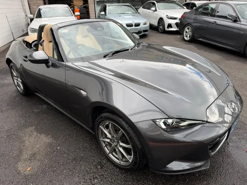 Mazda MX-5 (Roadster)