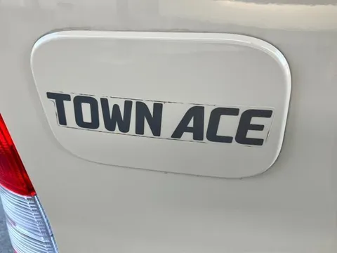 Toyota TownAce Van