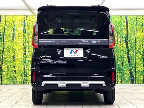 Mitsubishi Delica Mini