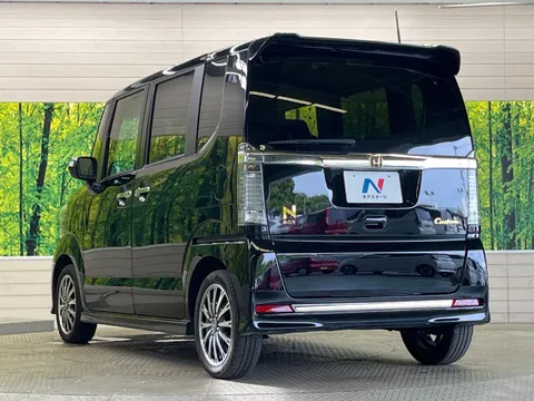 Honda N-BOX Custom