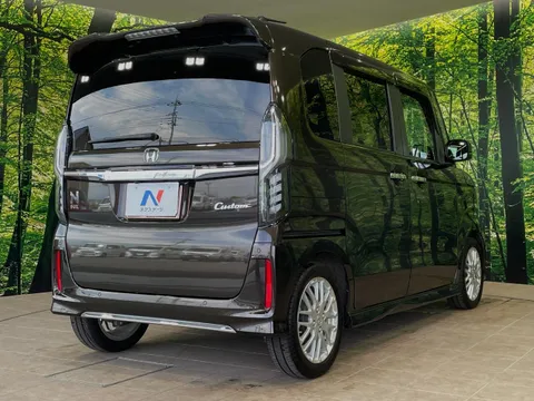 Honda N-BOX Custom