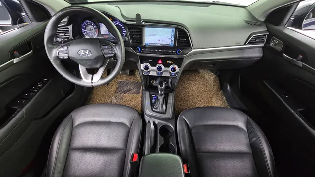 Hyundai Elantra (Avante)