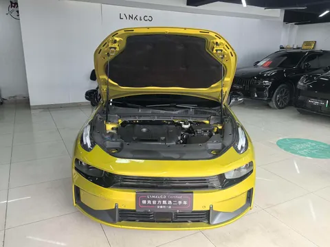 Lynk & Co 03