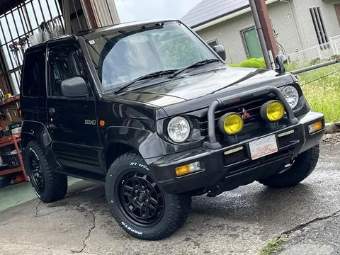 Mitsubishi Pajero JR