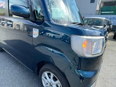 Toyota Pixis Mega