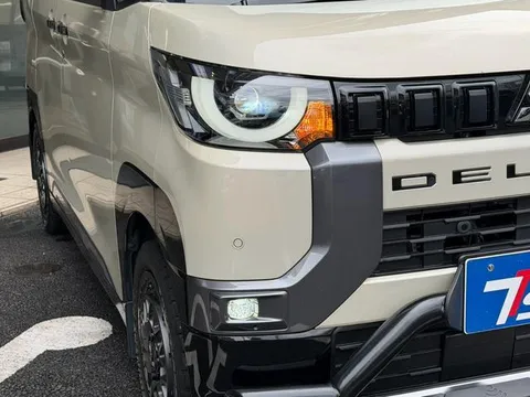 Mitsubishi Delica Mini