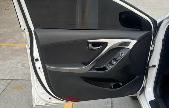 Hyundai Elantra (Avante)