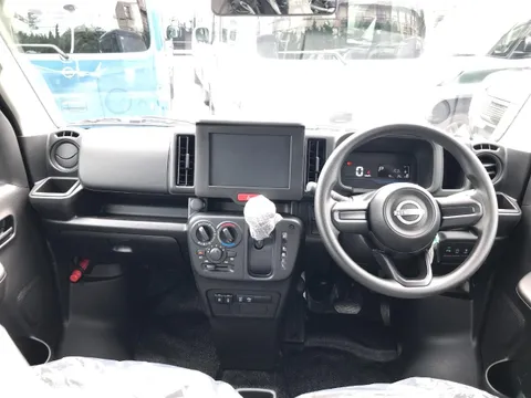 Nissan Clipper Van
