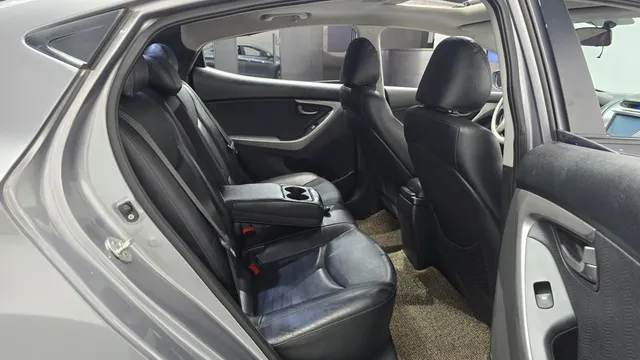 Hyundai Elantra (Avante)