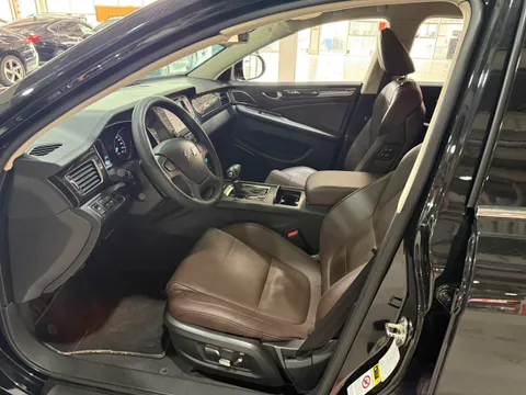 Hongqi H7