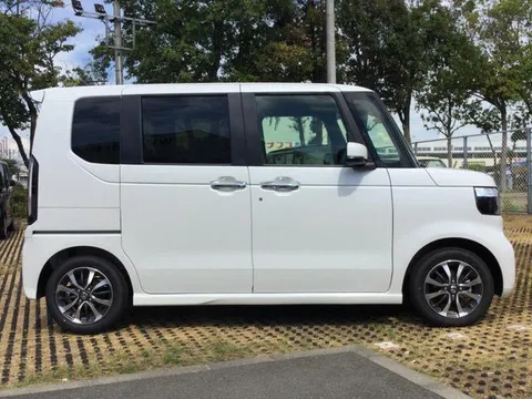 Honda N-BOX Custom