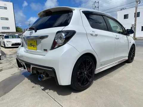 Toyota Yaris (Vitz)