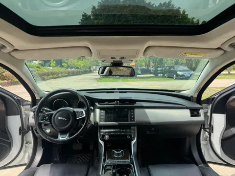 Jaguar XFL