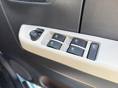 Daihatsu Mira Tocot