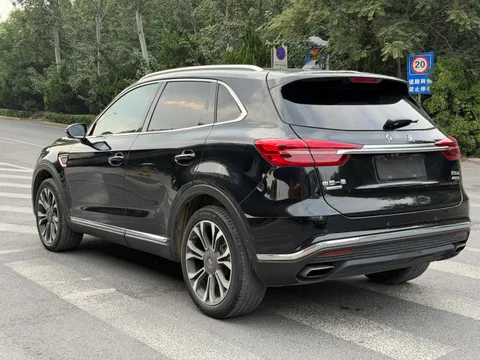 Hongqi HS5