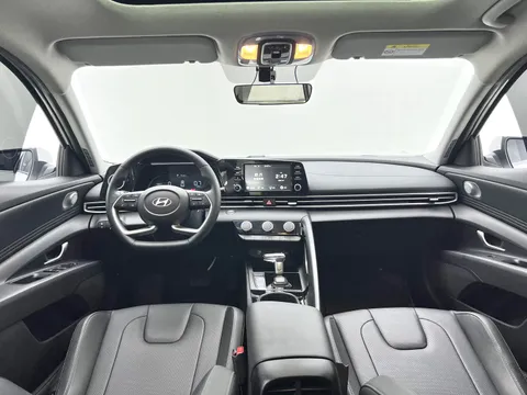 Hyundai Elantra (Avante)