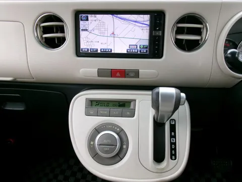 Daihatsu Mira Cocoa