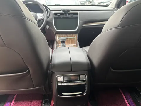 Roewe RX8