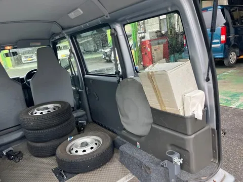 Mitsubishi Minicab Van