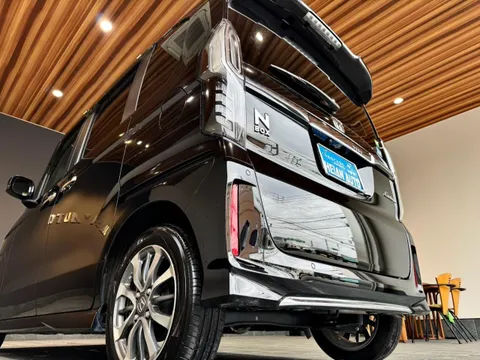 Honda N-BOX Custom