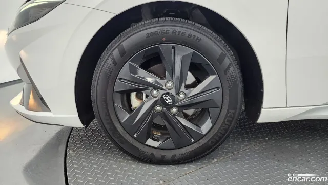 Hyundai Elantra (Avante)