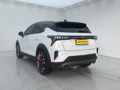 Lynk & Co 06