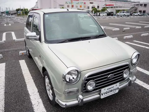 Daihatsu Mira Gino