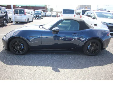 Mazda MX-5 (Roadster)