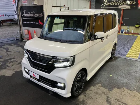 Honda N-BOX Custom