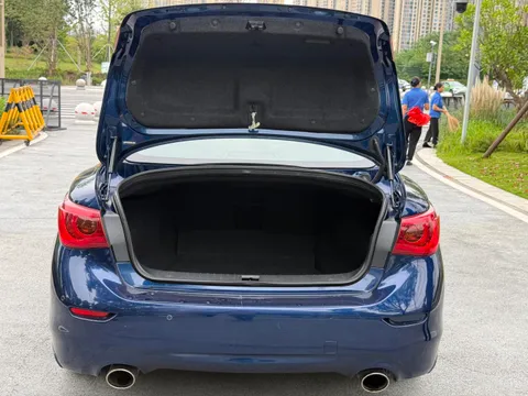 Infiniti Q50L