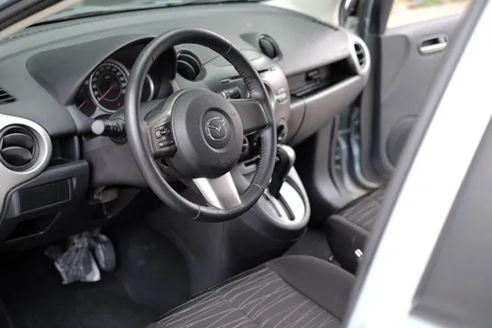 Mazda Mazda 2