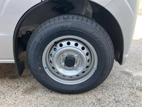 Nissan Clipper Van