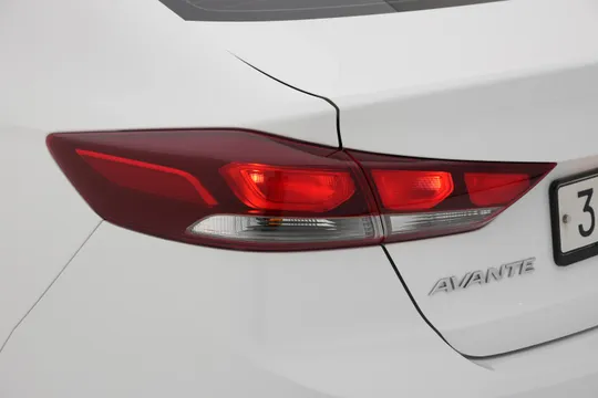 Hyundai Elantra (Avante)