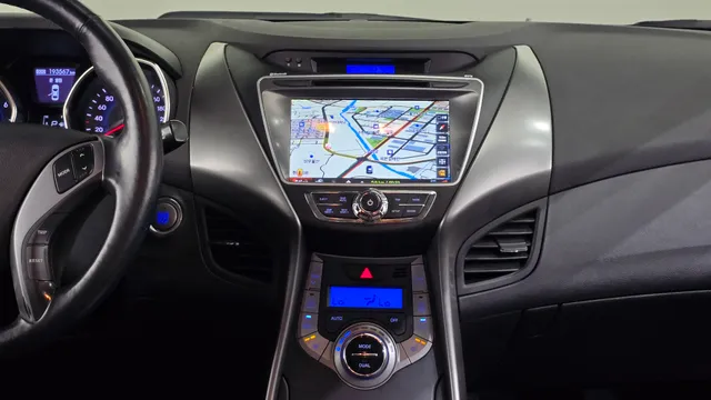 Hyundai Elantra (Avante)