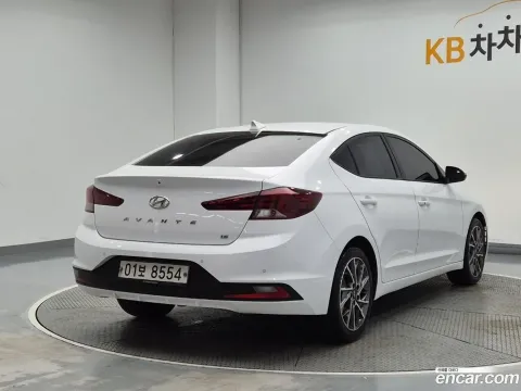 Hyundai Elantra (Avante)