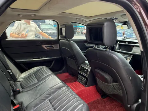 Jaguar XFL