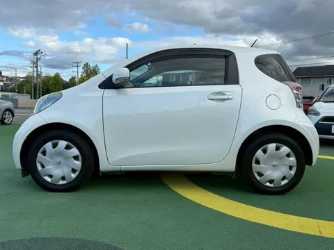 Toyota iQ