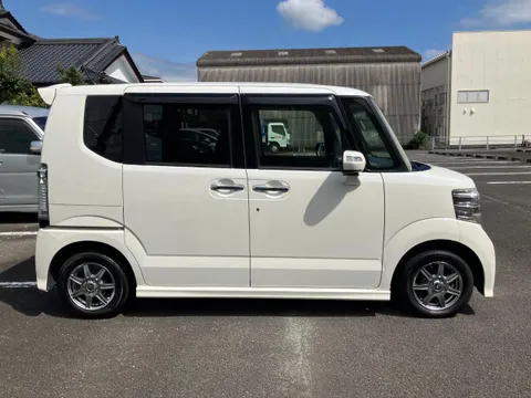 Honda N-BOX Custom