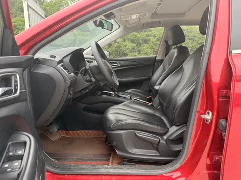 Roewe i5