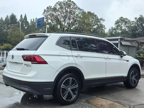 Volkswagen Tiguan L