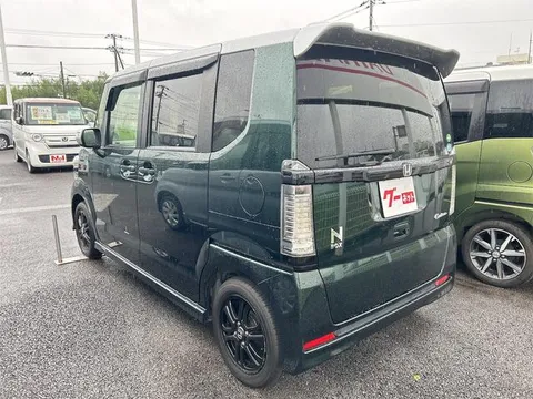 Honda N-BOX Custom