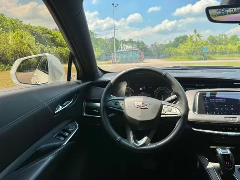 Cadillac XT4