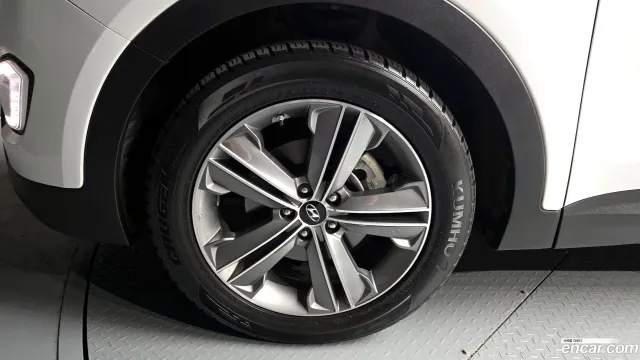 Hyundai Grand Santa Fe (Maxcruz)
