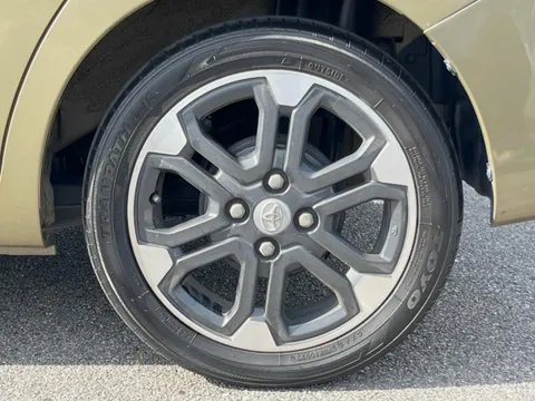 Toyota Pixis Mega