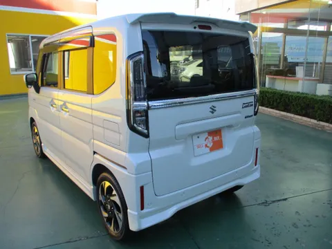 Suzuki Spacia Custom
